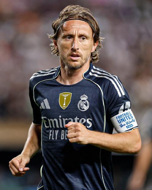 森林狼险胜骑士最大输家却是湖人，爱德华兹一数据超乔丹科比